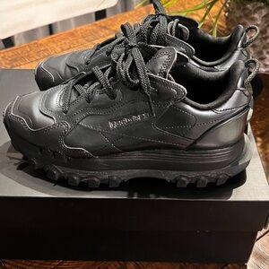 💥 CARDI B REEBOK💥Women’s Black/Dark Silver Chunky Sneakers. Gently Worn-Like New